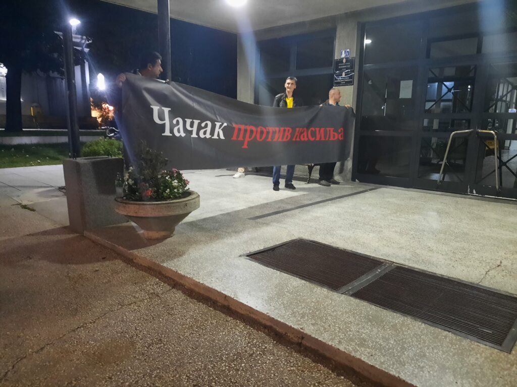 Čačak, 04.10.2023. Aktivisti na saslušanju, saslušanje. Čačak protiv nasilja, protest, blokada policijske stanice, MUP-a Foto: Ljubica Sokić/Nova.rs