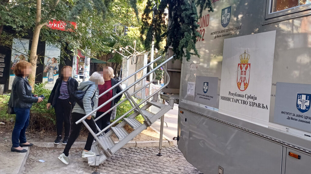 mamograf zakazivanje, mobilni mamograf ispred rts