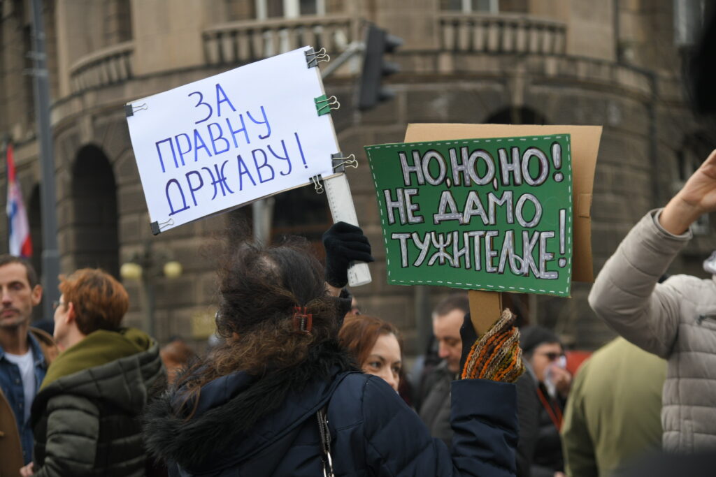 Protest podrške tužiteljkama tužiocima ispred vlade srbije