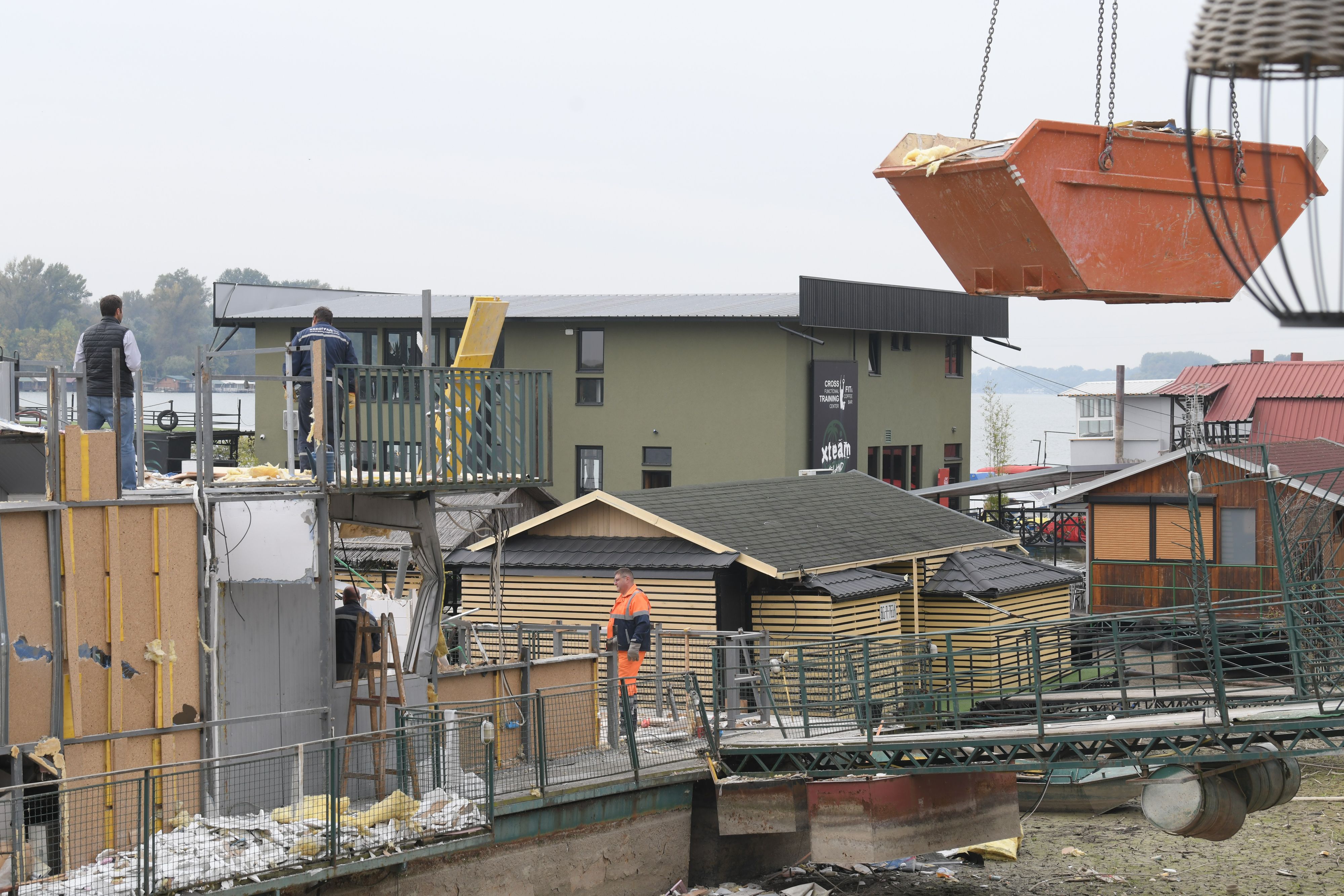 Beograd 17.10.2023. Savski nasip, Savski kej, rušenje, uklanjanje splavova, splavovi Foto: Goran Srdanov/Nova.rs