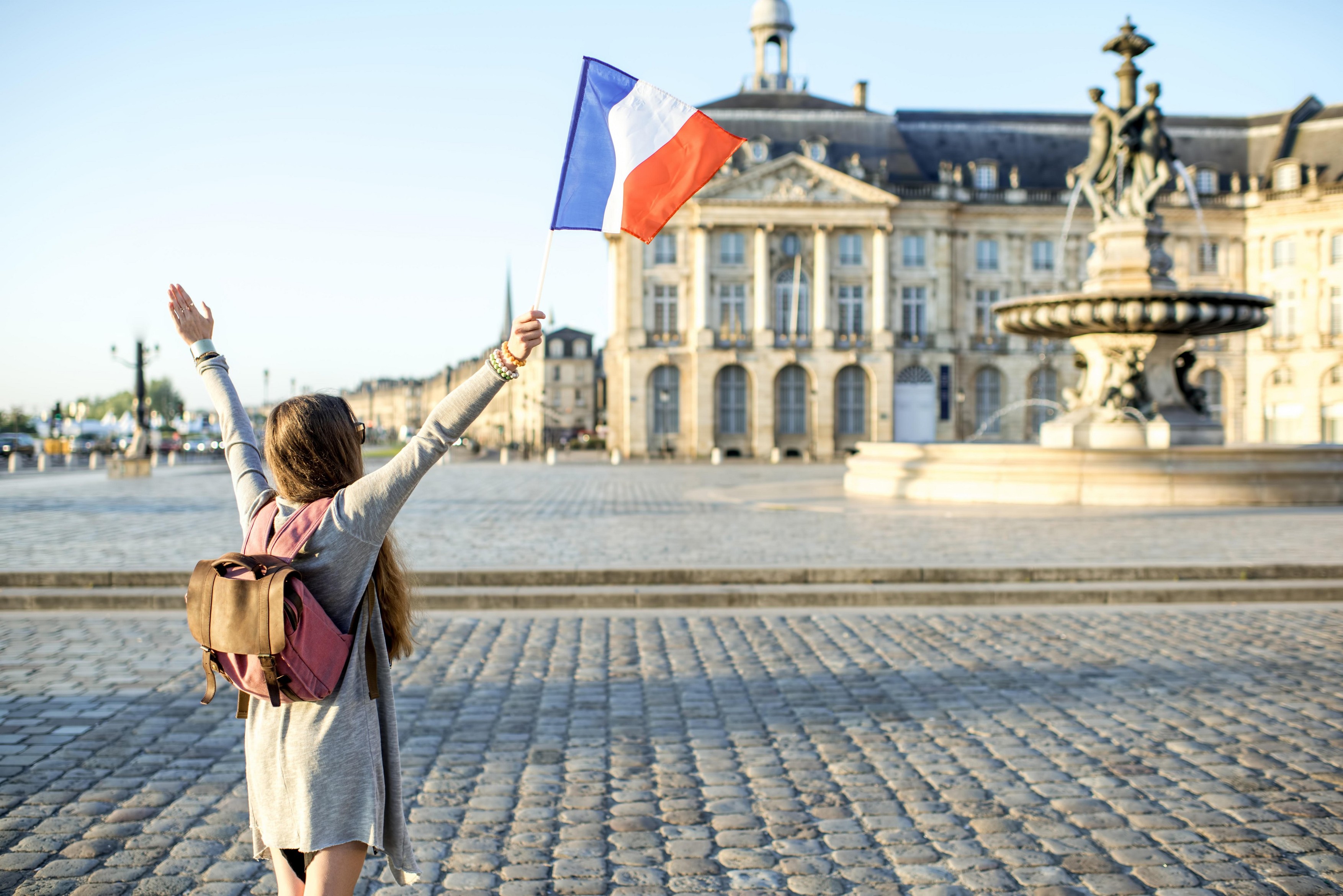 Woman traveling in Bordeaux city