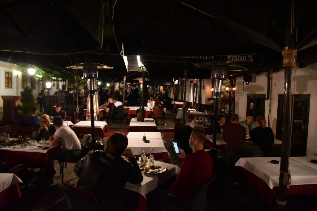Beograd, 7.5.2020. Skadarlija, Tri šešira restoran, muzika, kraj vanrednog stanja Foto: Nemanja Jovanović/Nova.rs
