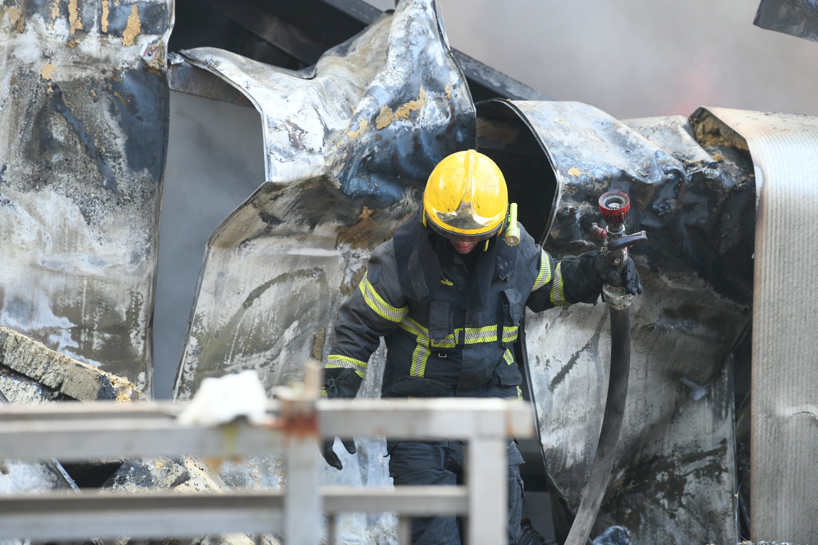 Pozar Galenika prodavnica guma, vatrogasci