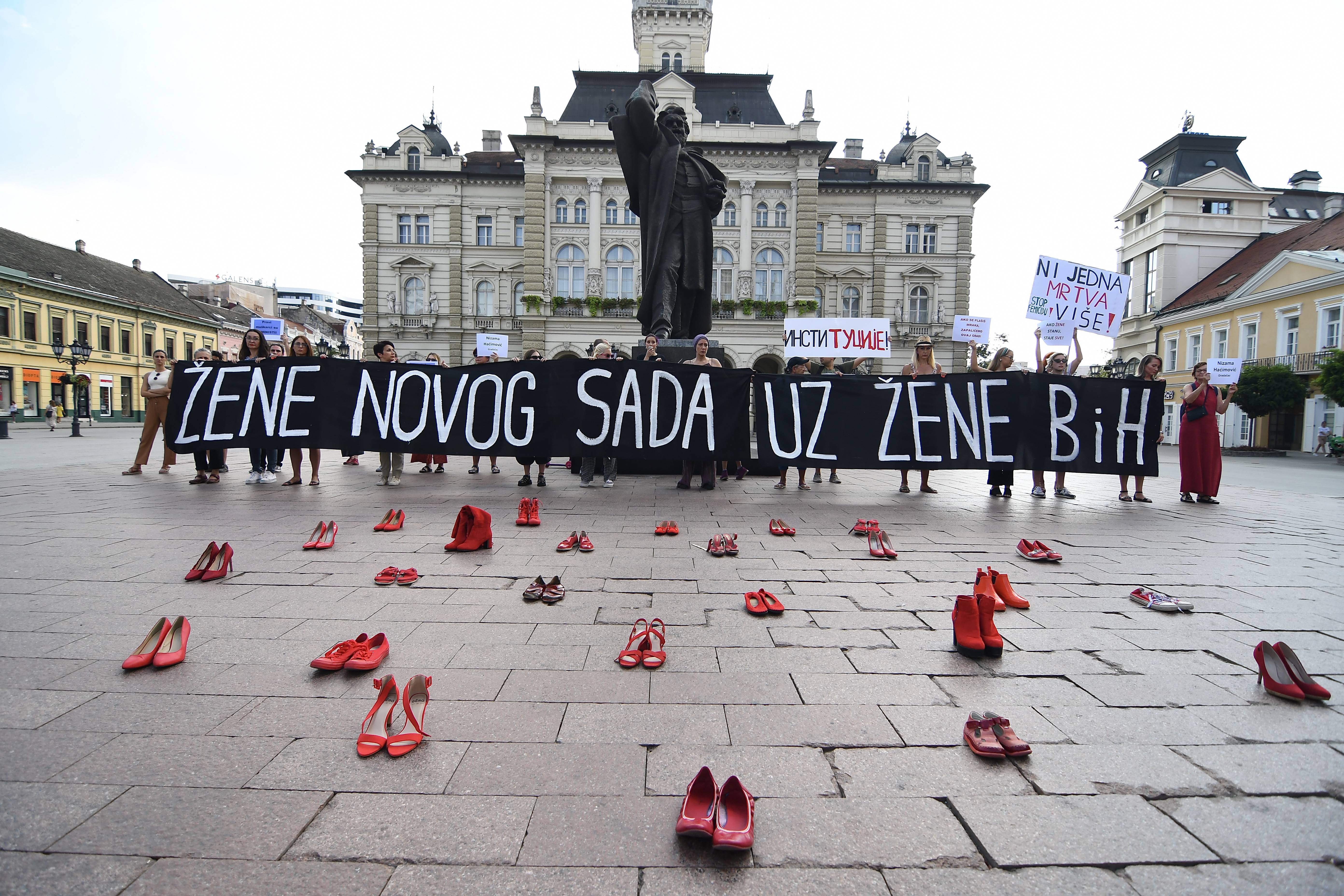 PROTEST "ZENE NOVOG SADA UZ ZENE BIH"