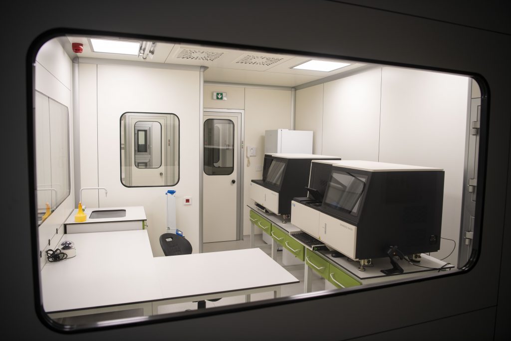 Beograd, 10.12.2021. Institut za molekularnu genetiku i genetičko inženjerstvo Foto: Dragan Mujan/Nova.rs