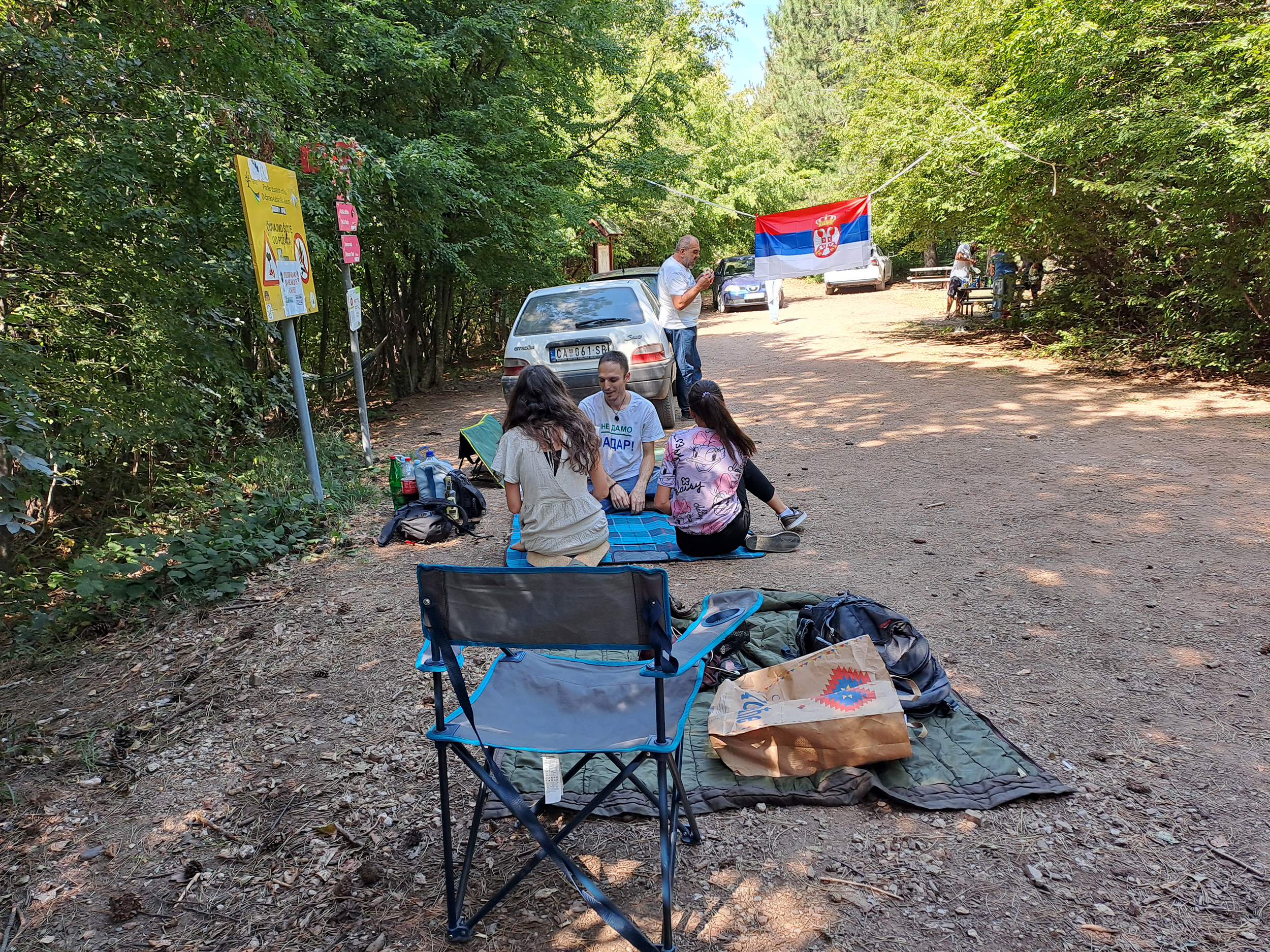 Isečena šuma na Kablaru zbog puta, aktivisti blokirali mašine
Inbox
Poslao Nenad Božović