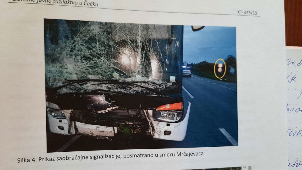 Vladimir Milošević iz Mojsinja, sela koje se nalazi u blizini Čačka. U maju se navršava dve godine od kada sam izgubio brata Aleksandra (37) i majku Milicu, a ja, otac i naša familija je neutešna