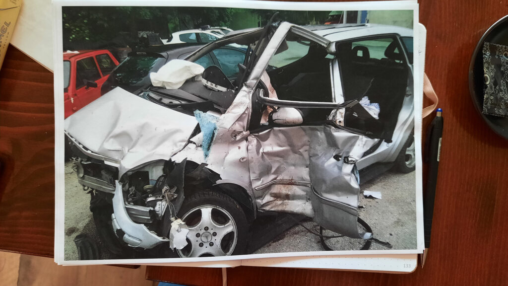 Vladimir Milošević iz Mojsinja, sela koje se nalazi u blizini Čačka. U maju se navršava dve godine od kada sam izgubio brata Aleksandra (37) i majku Milicu, a ja, otac i naša familija je neutešna