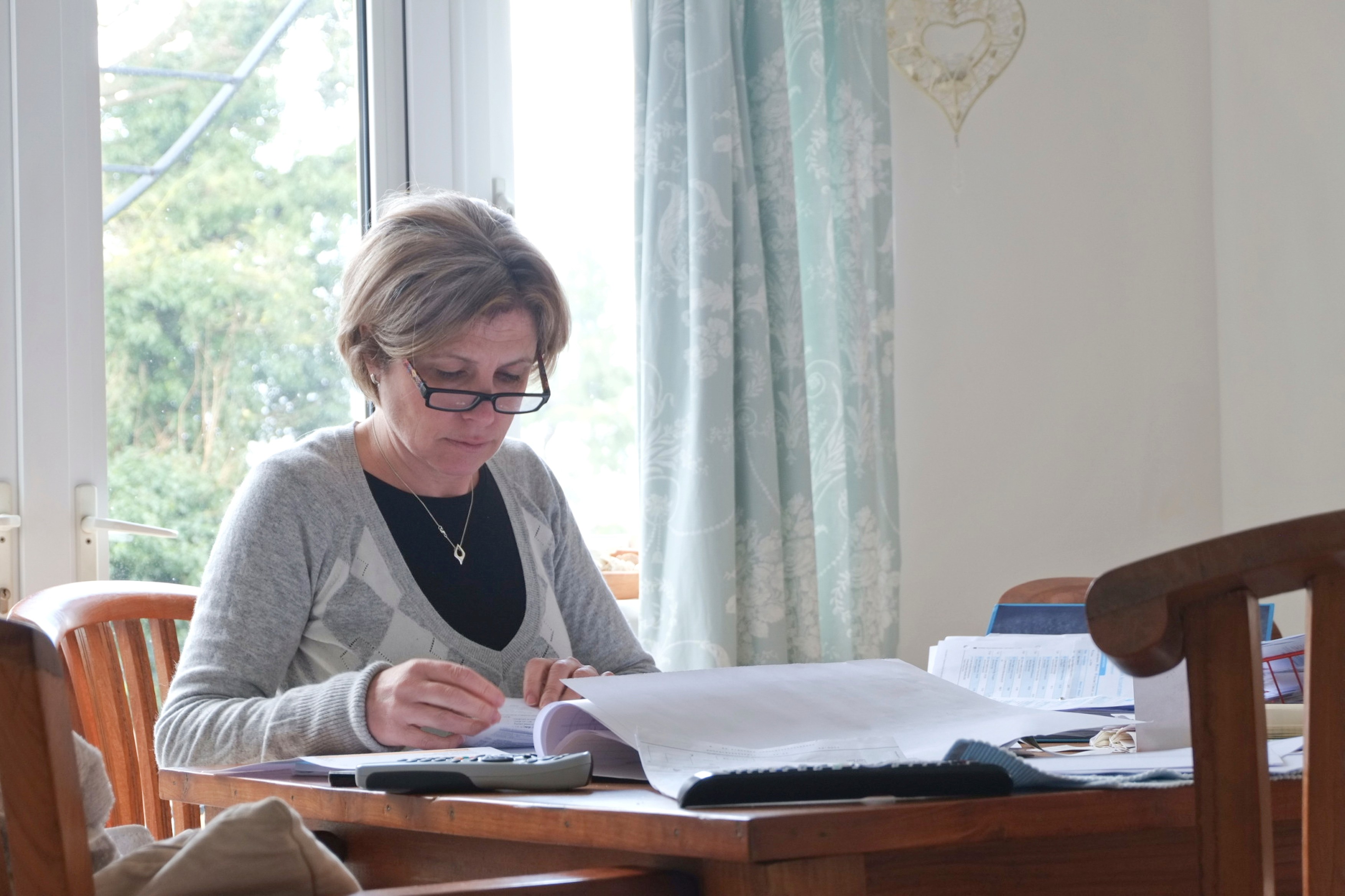 Woman working from home.,Image: 555737822, License: Rights-managed, Restrictions: , Model Release: no, Credit line: COLIN EDWARDS, JOHN BIRDSALL SOCIAL ISSUES PHOTO LIBRARY / Sciencephoto / Profimedia