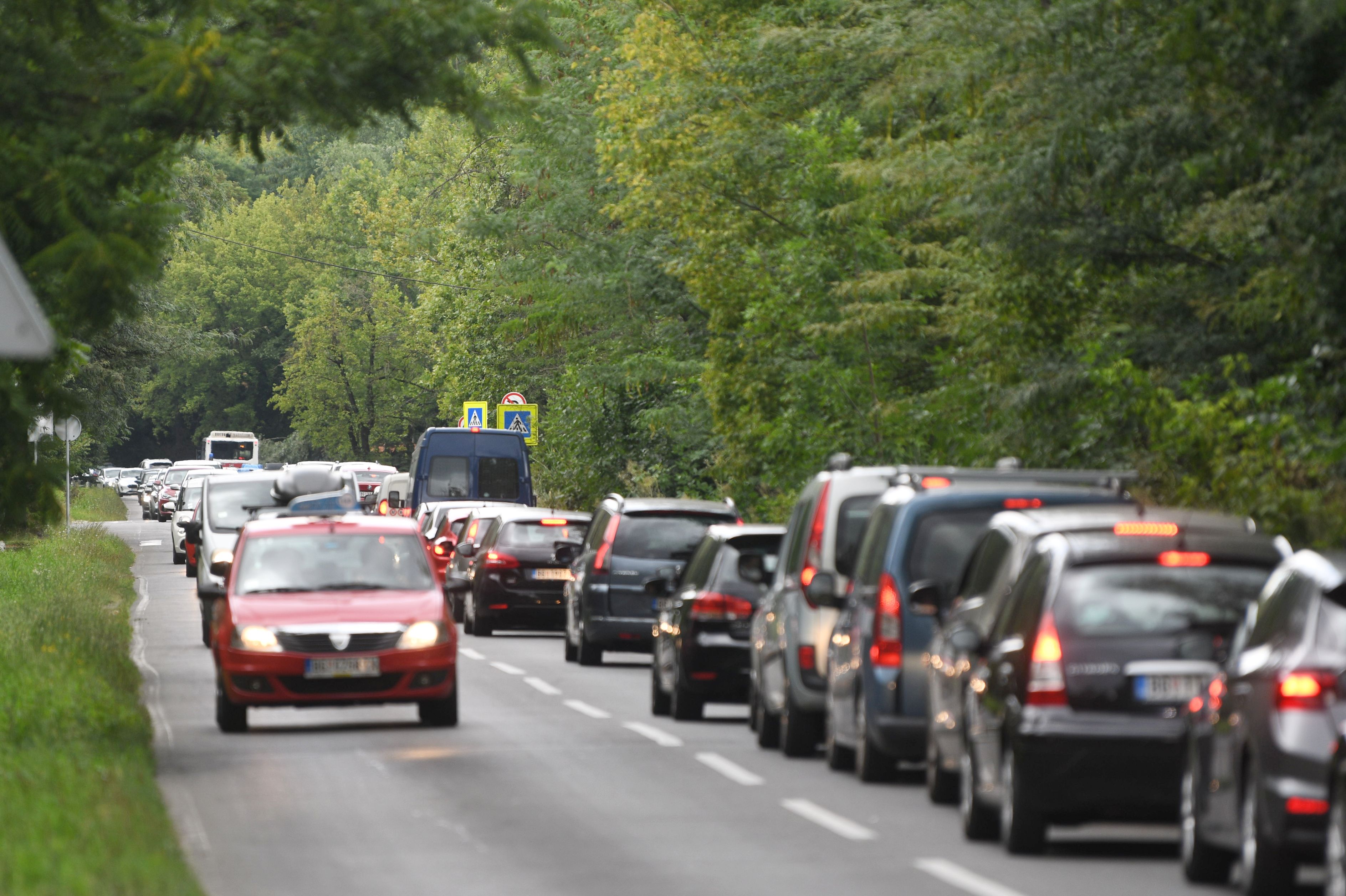 Beograd, 26. Jul 2023. Topčider park i bulevar patrijarha Pavla, Saobraćaj Gužva