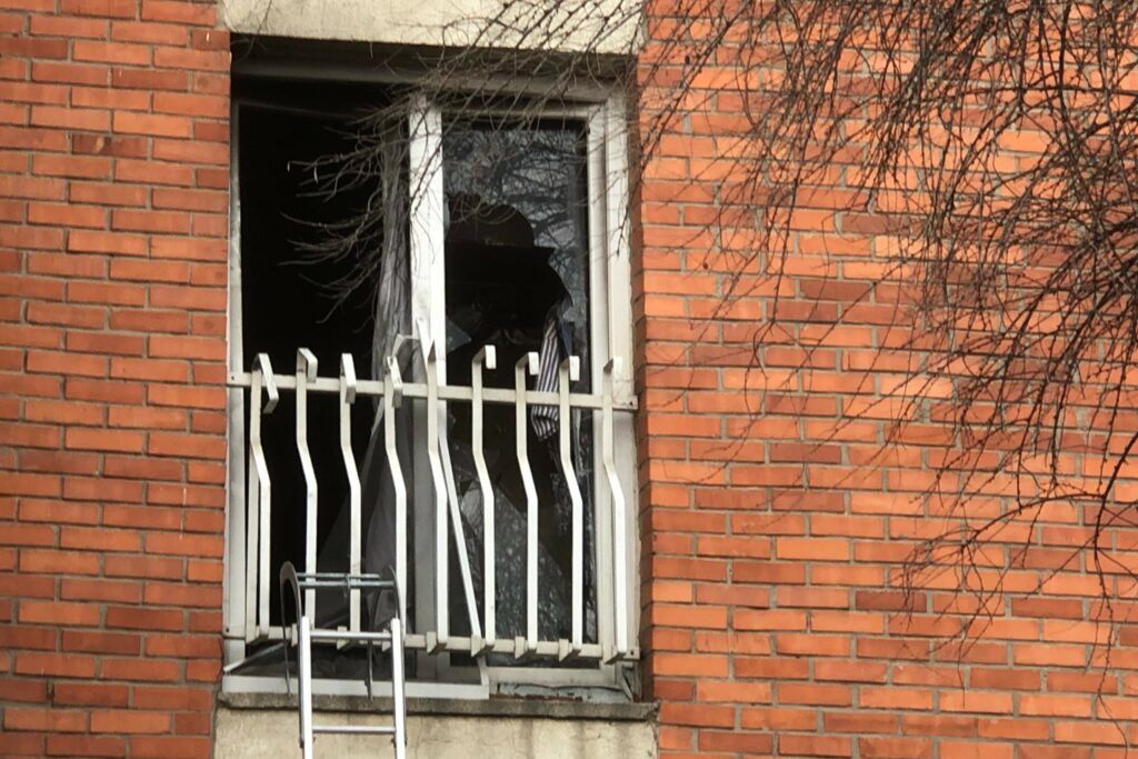 Novi Pazar požar, vatrogasci, Požar je izbio u stanu šestočlane porodice, a nastradala su četiri maloletna lica starosti od šest meseci do pet godina.