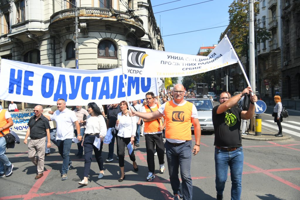 Beograd 31. avgust 2021. Protest prosvetnih radnika ispred Skupstine Srbije, prosvetari, prosvetni radnici Foto:Nemanja Jovanović/Nova.rs