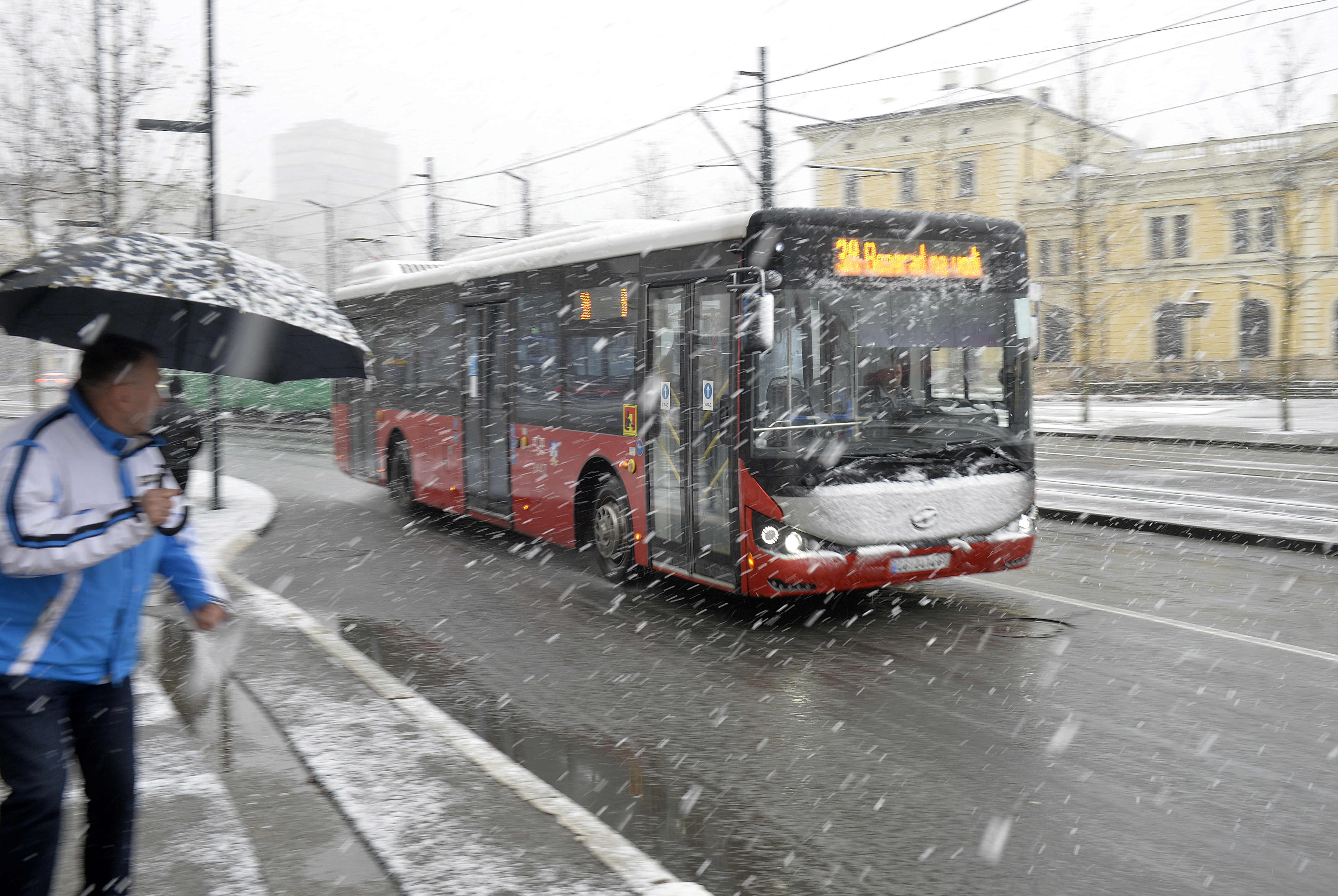 Beograd, 20. januara 2023 - Sneg u veæini gradova u Srbiji, zabelelo se i u Beogradu. Savski trg. FOTO TANJUG/ RADE PRELIÆ/bs