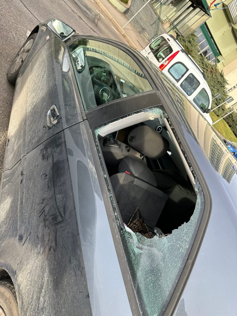 Obijeni automobili u Grckoj, Srbi na meti lopova, privatna arhiva