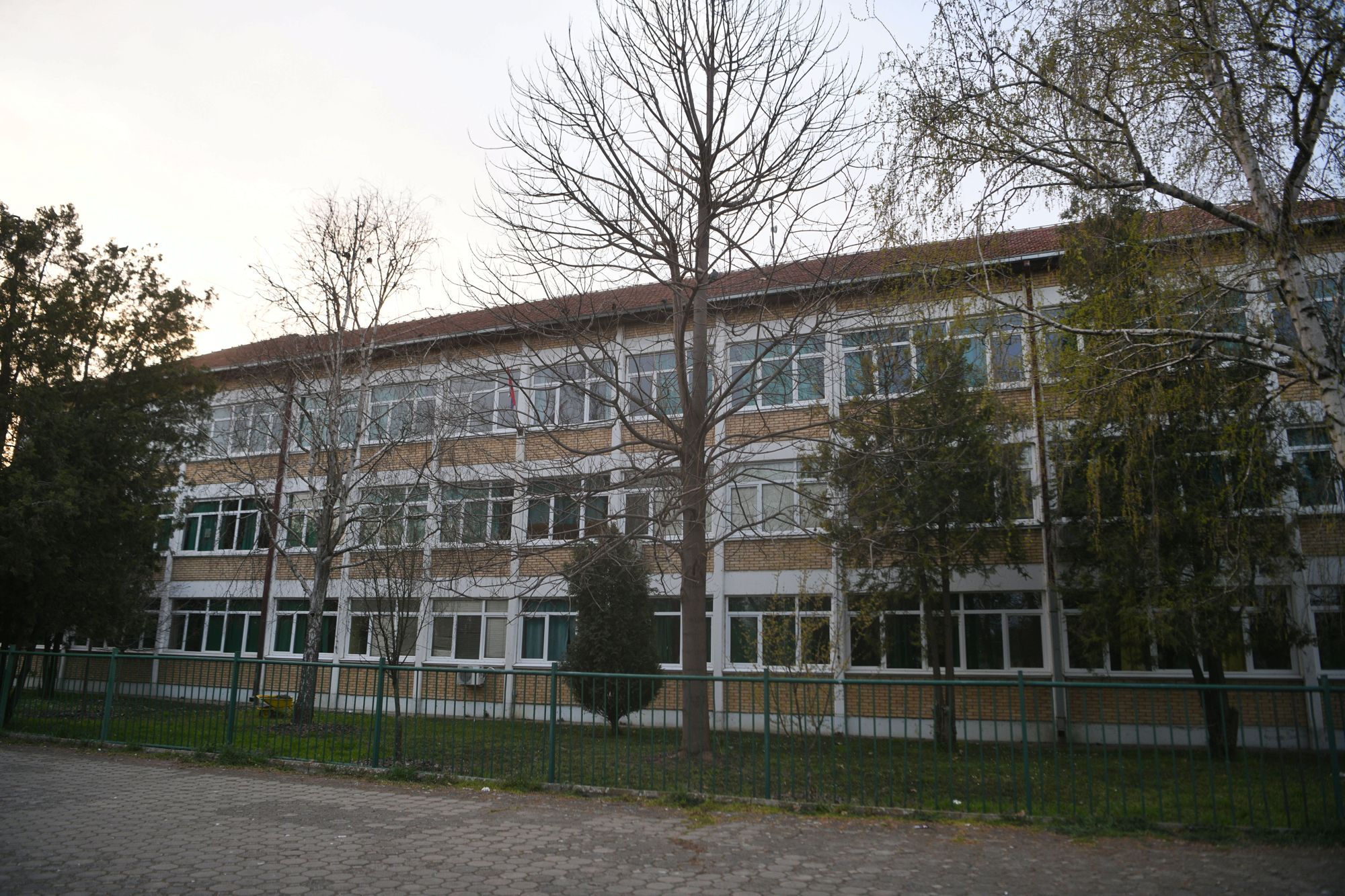 Kačarevo, 29.03.2023. Osnovna škola Žarko Zrenjanin u Kačarevu, hronika, dečak skočio sa sprata Foto: Filip Krainčanić/Nova.rs