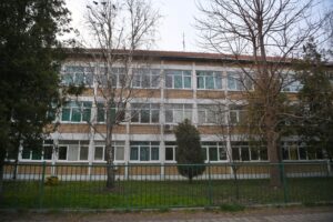 Kačarevo, 29.03.2023. Osnovna škola Žarko Zrenjanin u Kačarevu, hronika, dečak skočio sa sprata Foto: Filip Krainčanić/Nova.rs
