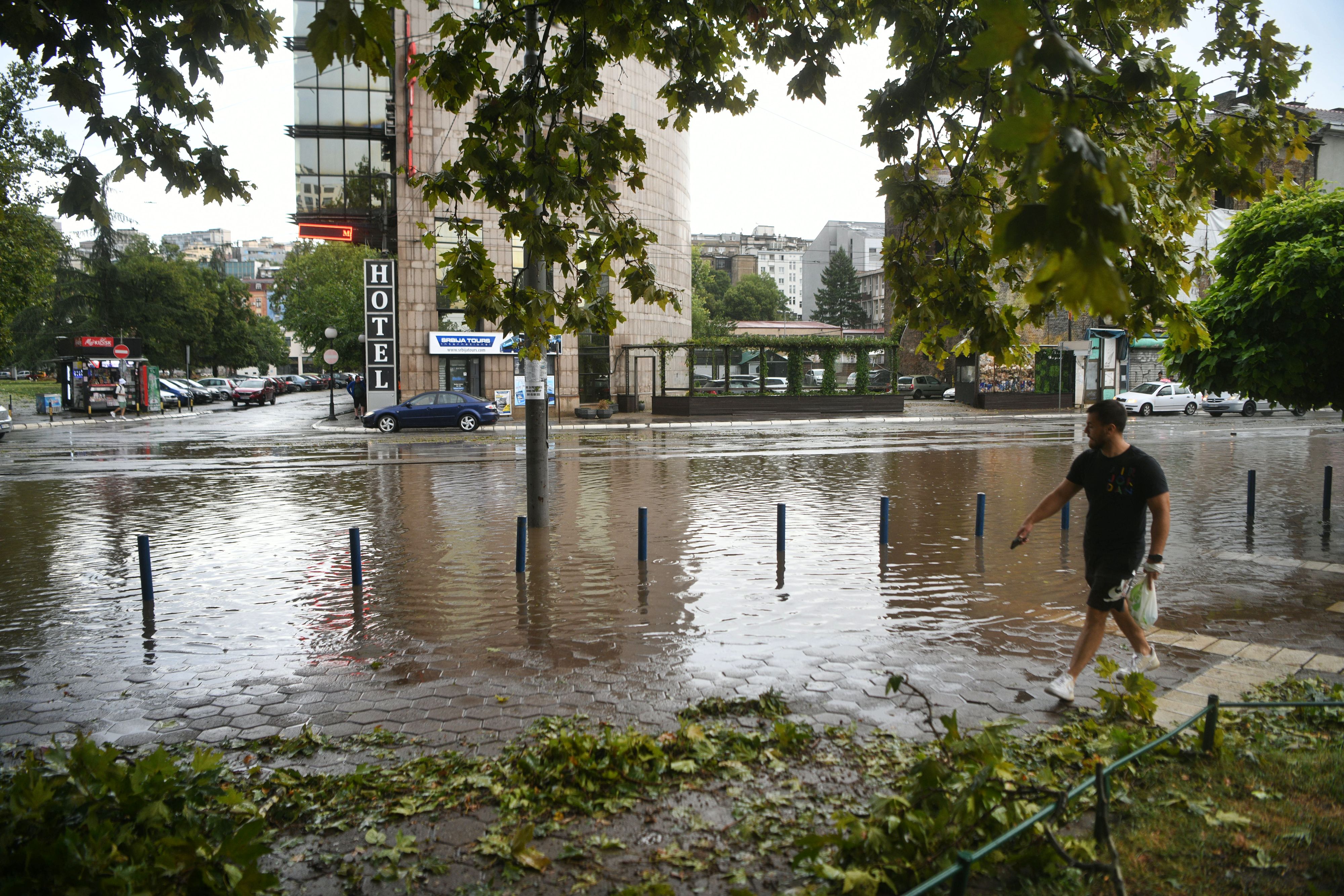 Beograd 05. avgust 2023. Potopljena Karadjordjeva ulica usled nevremena koje je danas pogodilo Beograd Foto:Filip Krainčanić/Nova.rs