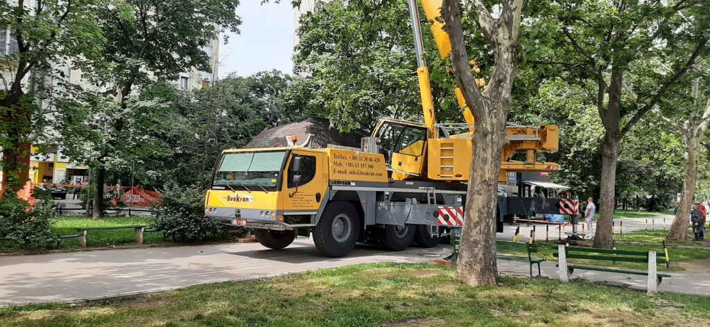 Fasada na zgradi u Bulevaru Mihajla Pupina, Obrušila se fasada blok 30