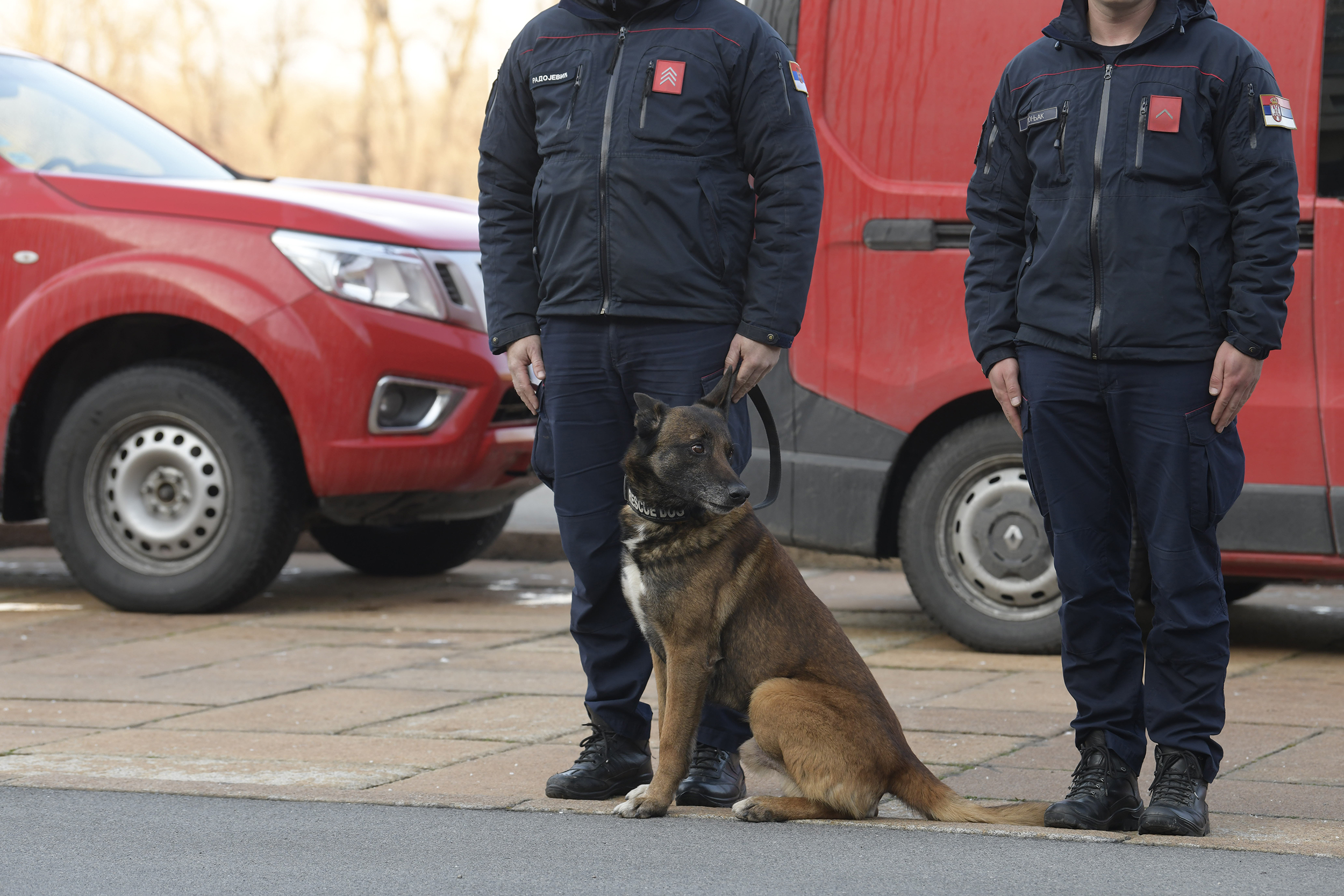 Spasioci Mupa srbije po povratku iz turske, turska spasioci, docek ispred palate srbije