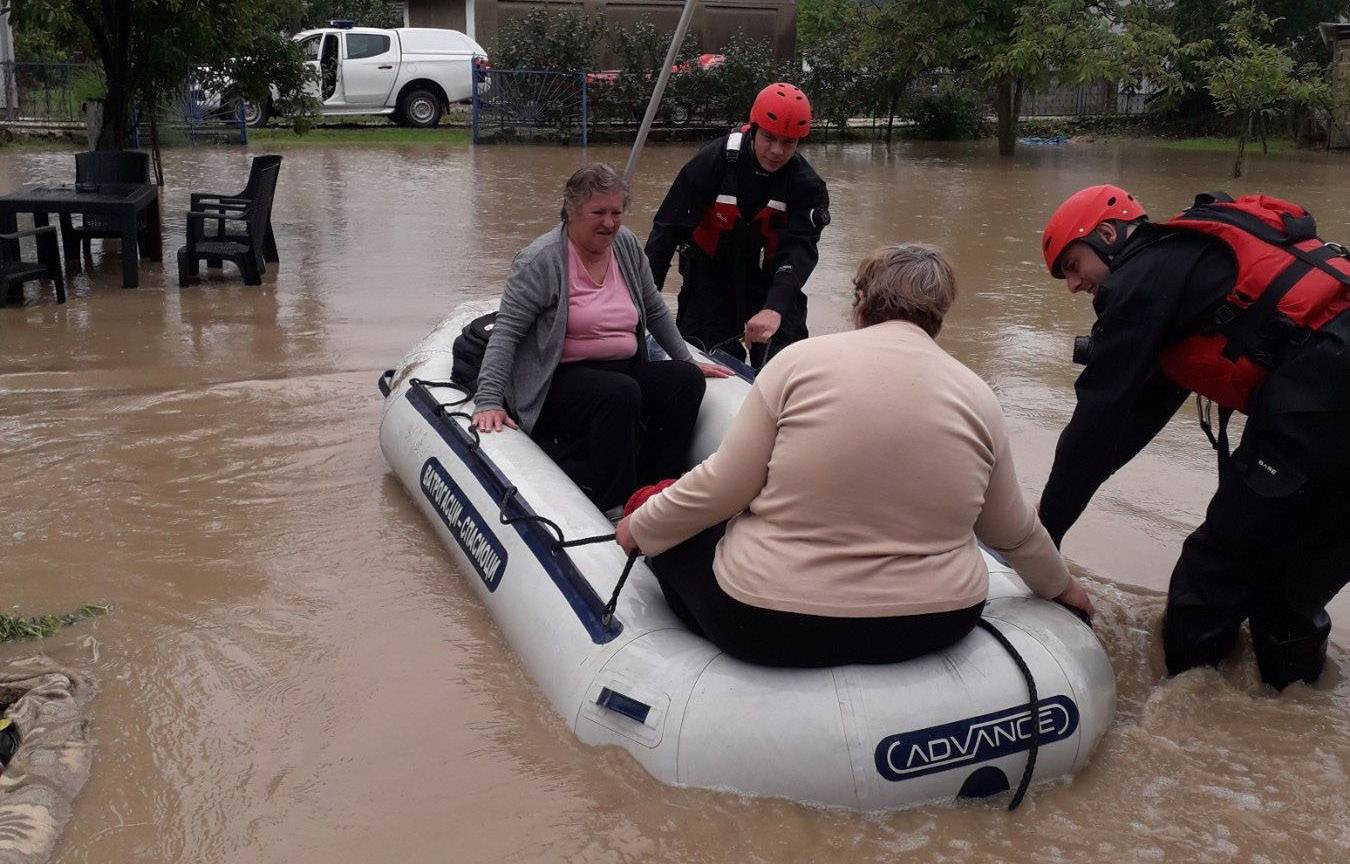 CAUSIC: NA SNAZI 42 VANREDNE SITUACIJE ZBOG OBILNIH PADAVINA