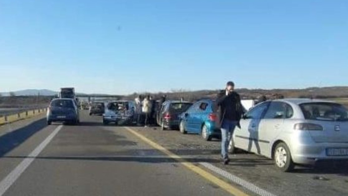 Lančani sudar u smeru ka Beogradu posle Aleksinca. Stvaraju se zastoji. Foto: Instagram/192_rs