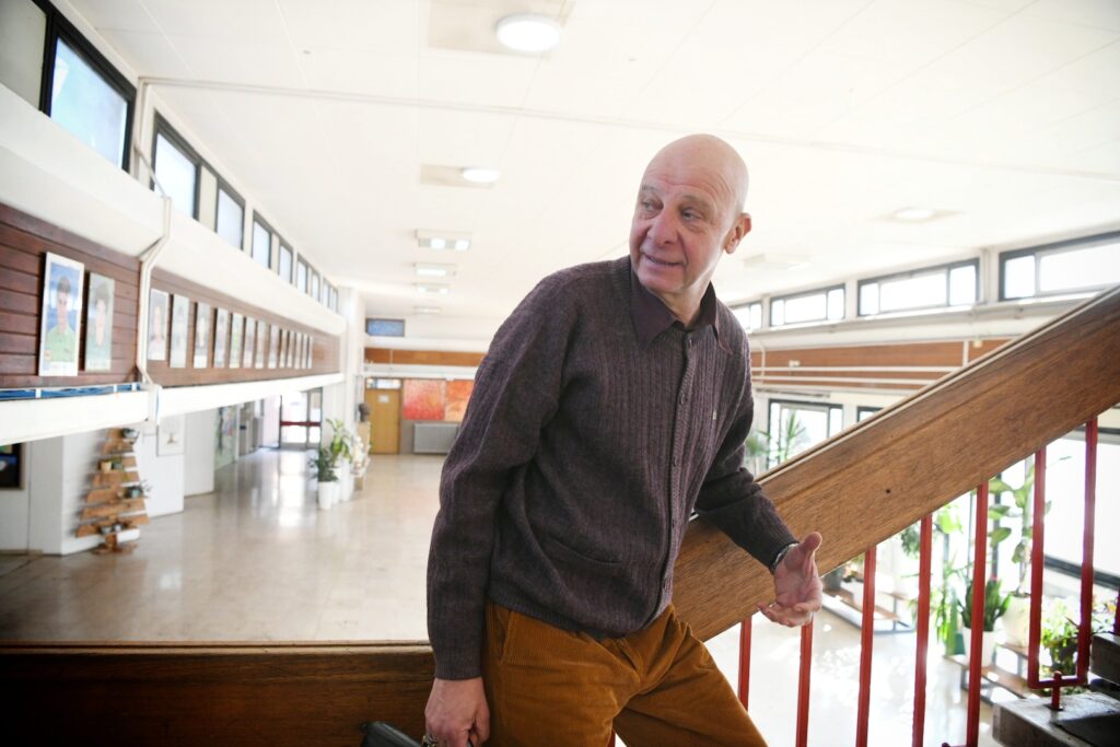 beograd 10.02.2023 osnovna skola Ratko MItrović nastavnik profesor Milan Lakić zovu ga Uča