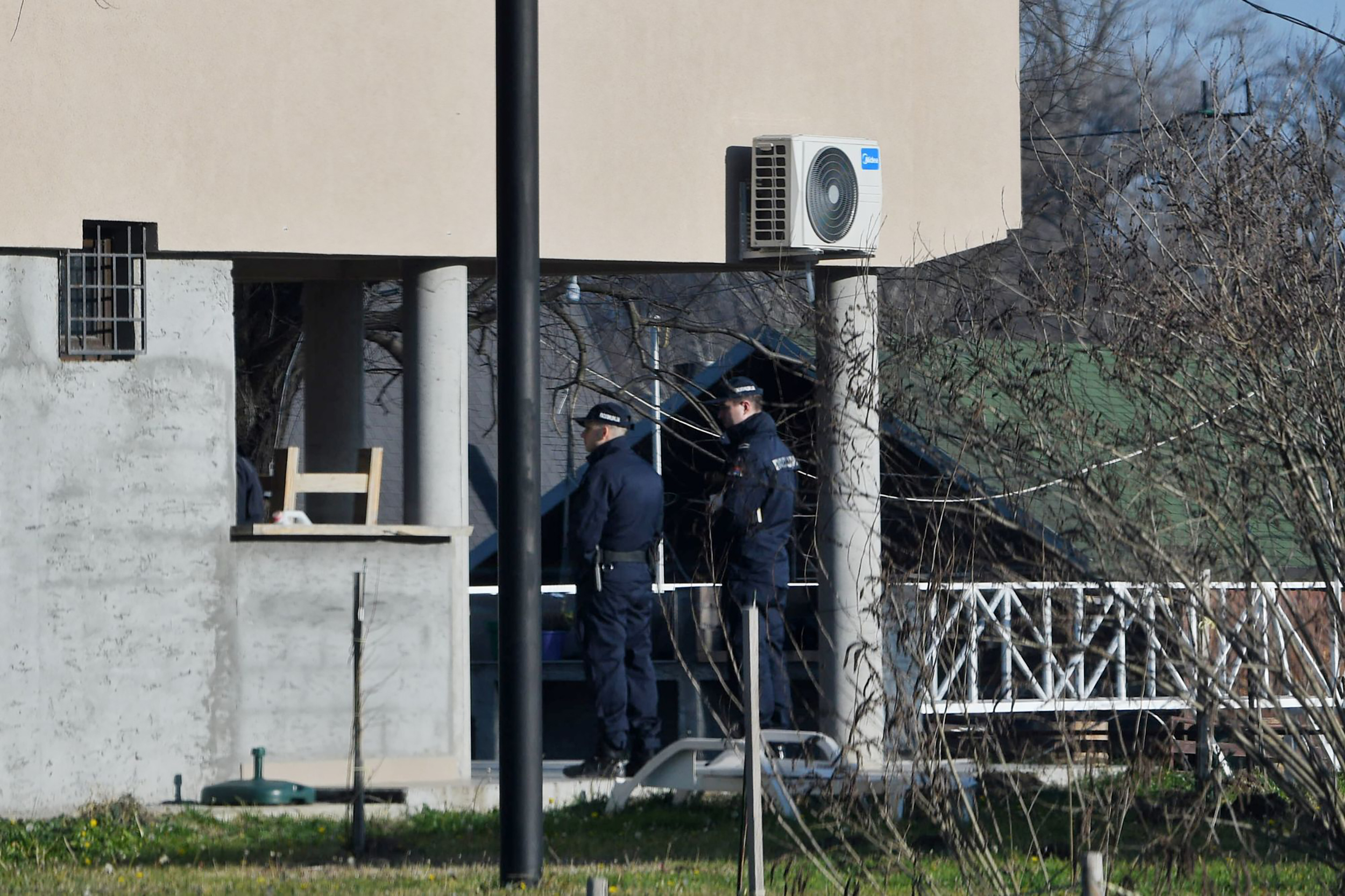 Beograd, 15. januara 2023. - Brod je sinoć udario u nekoliko splavova na Savi, a policija je sustigla brod i odvezla ga na bezbednu lokaciju, Brod legit 3 III