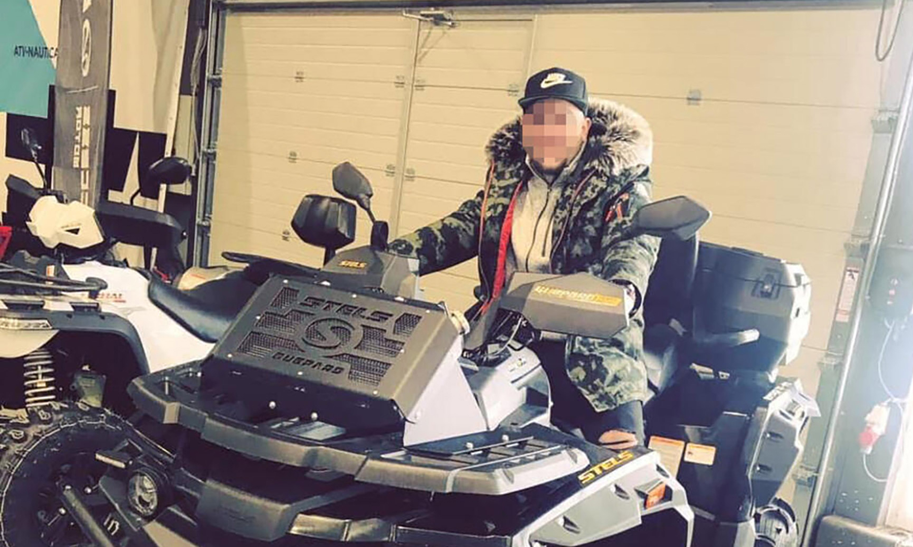 Mladić A. G. (24) juče je na Bezdanskom putu kod Sombora automobilom oborio dečaka D. M. (14) koji je od posledica zadobijenih povreda preminuo u bolnici