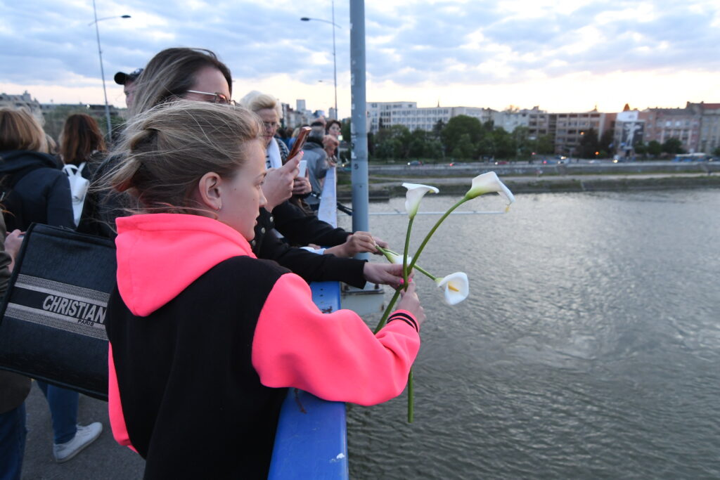 Novi Sad 08.05.2023. Kraj šetnje. Protest Srbija protiv nasilja. Sve mora da stane. Protestna šetnja Foto: Nenad Mihajlović/Nova.rs