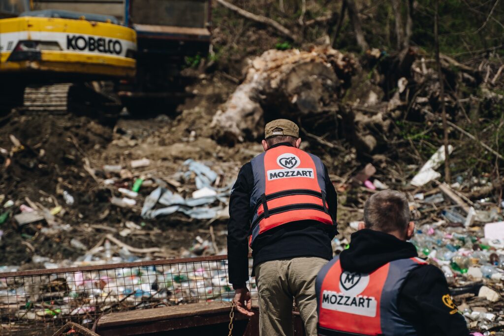 Potpećko jezero, čišćenje jezera, otpad, smeće, Mozzart, Mocart, PR tekst Foto: Mozzart/Promo