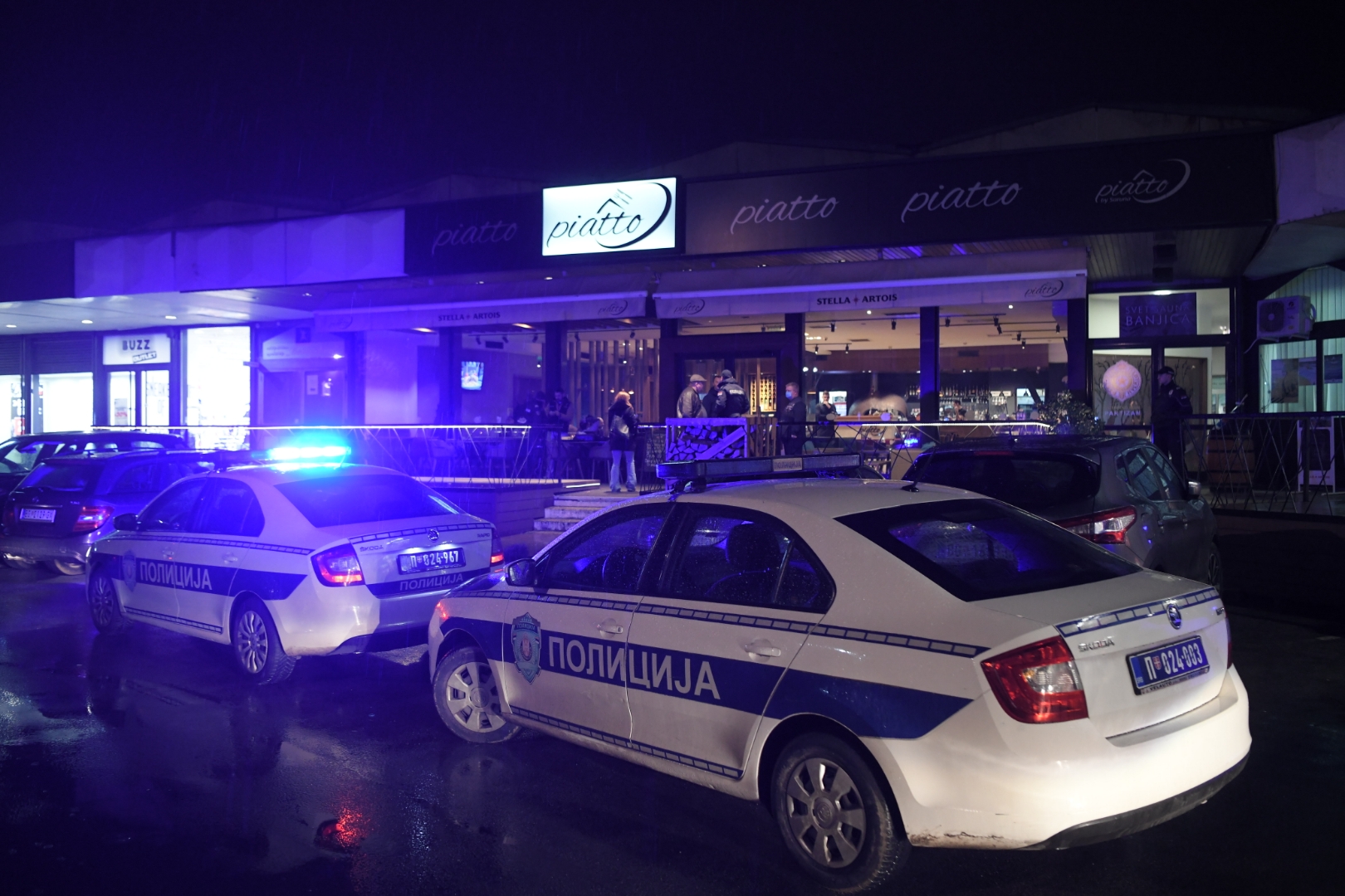 Beograd, 23.01.2023. Hronika, Banjica, Crnotravska, Sportski centar Banjica, kafić,  bašta kafića, samoubistvo, čovek pucao sebi pištoljem u glavu Foto: Dragan Mujan/Nova.rs