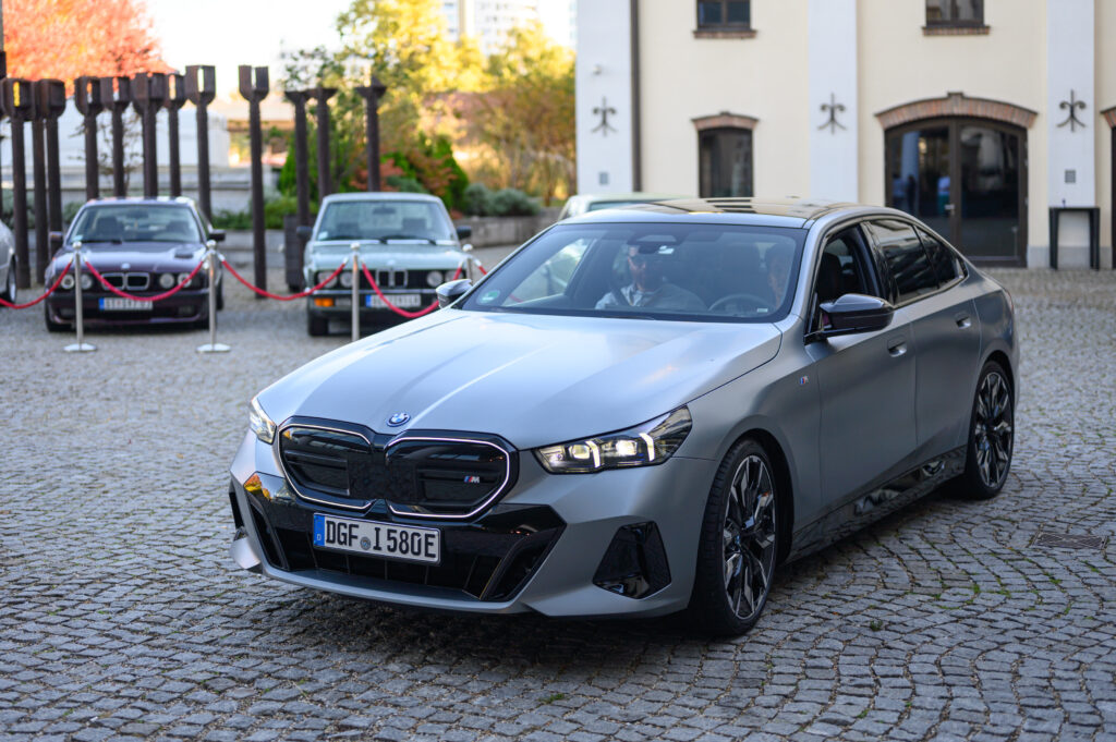 BMW, Promo, a tagovi su : BMW, BMW 5, Serija 5, test