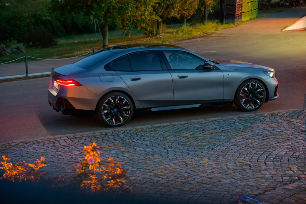 BMW, Promo, a tagovi su : BMW, BMW 5, Serija 5, test