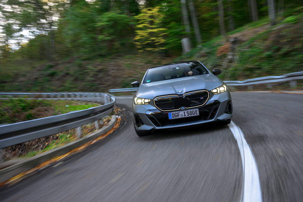 BMW, Promo, a tagovi su : BMW, BMW 5, Serija 5, test