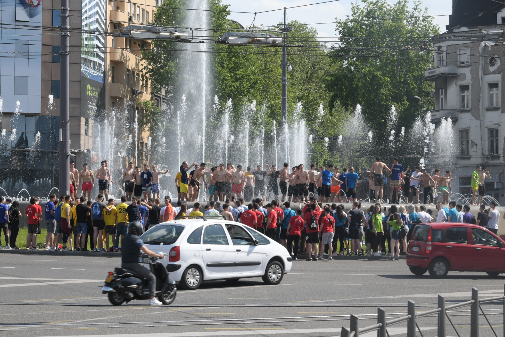 Beograd 23.05.2023. Skola Nikola Tesla, proslava kraja skolske godine, proslava mature Foto: Dragan Mujan/Nova.rs