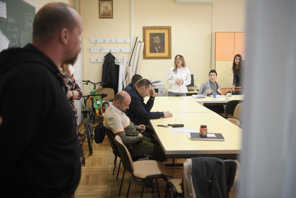 Beograd 20. april 2023. Osnovna skola Djura Jaksic protest roditelja Foto:Dragan Mujan/Nova.rs