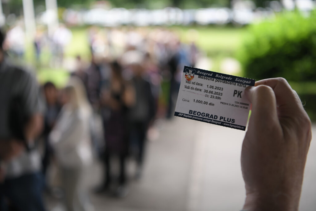 Beograd 31.05.2023. prodaja mesecnih karata za gradski prevoz, redovi, cekanje, guzva