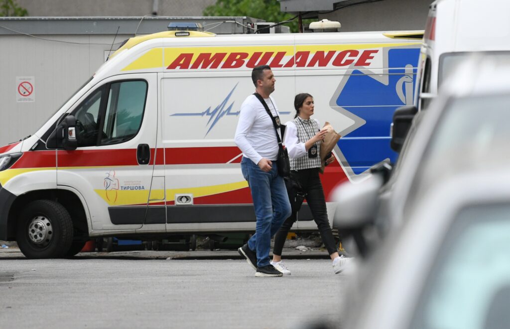 Beograd 03.05.2023. Tiršova posle pucnjave u Osnovoj školi Vladislav Ribnikar na Vračaru. Policija. Univerzitetska dečija klinika Tiršova Foto: Vesna Lalić/Nova.rs