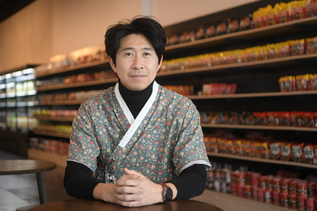 Beograd 04.04.2023. Korejski supermarket u Bulevaru Kralja Aleksandra koreanac