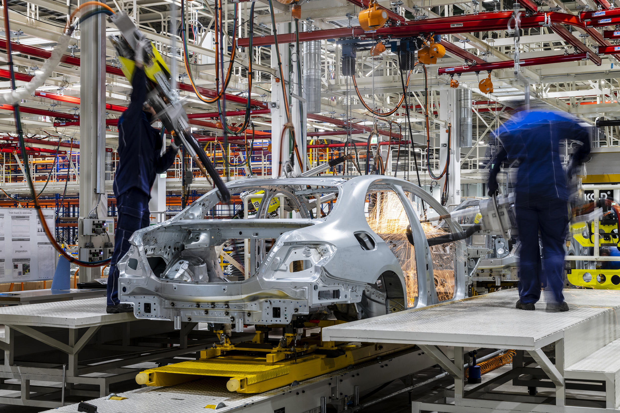 In der Region Moskau startet die Produktion für den lokalen Markt: Mercedes-Benz Cars eröffnet Pkw-Werk in RusslandProduction for the local market starts in the Moscow region: Opening of Mercedes-Benz Cars passenger car plant in Russia