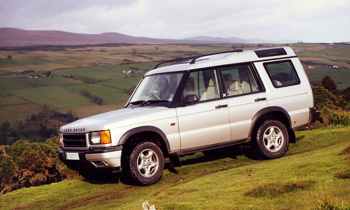 1672913670-8_Land-Rover-Discovery.jpg