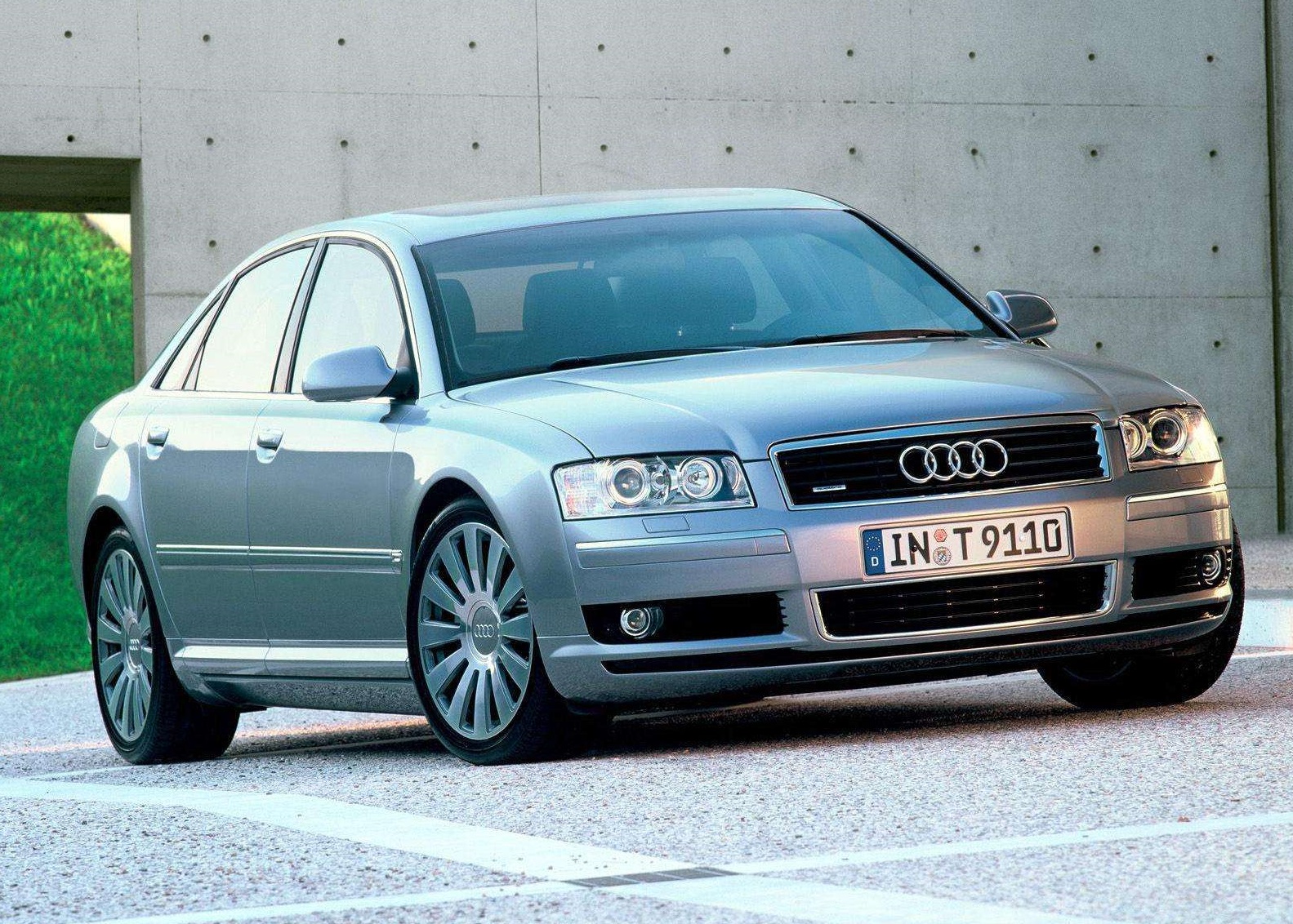 1674123004-Audi-A8_4.2_quattro-2004-1600-07.jpg