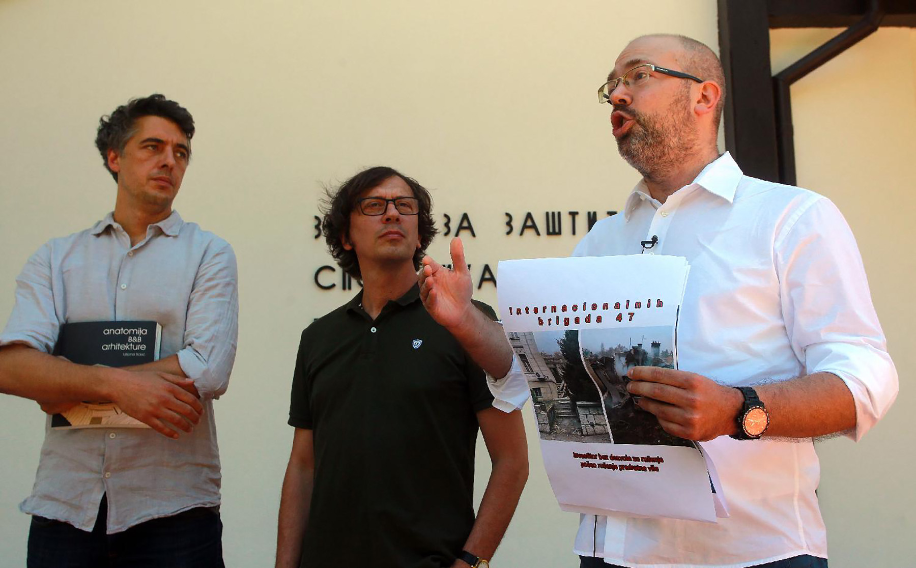 f_rusenje_opozicija006_b