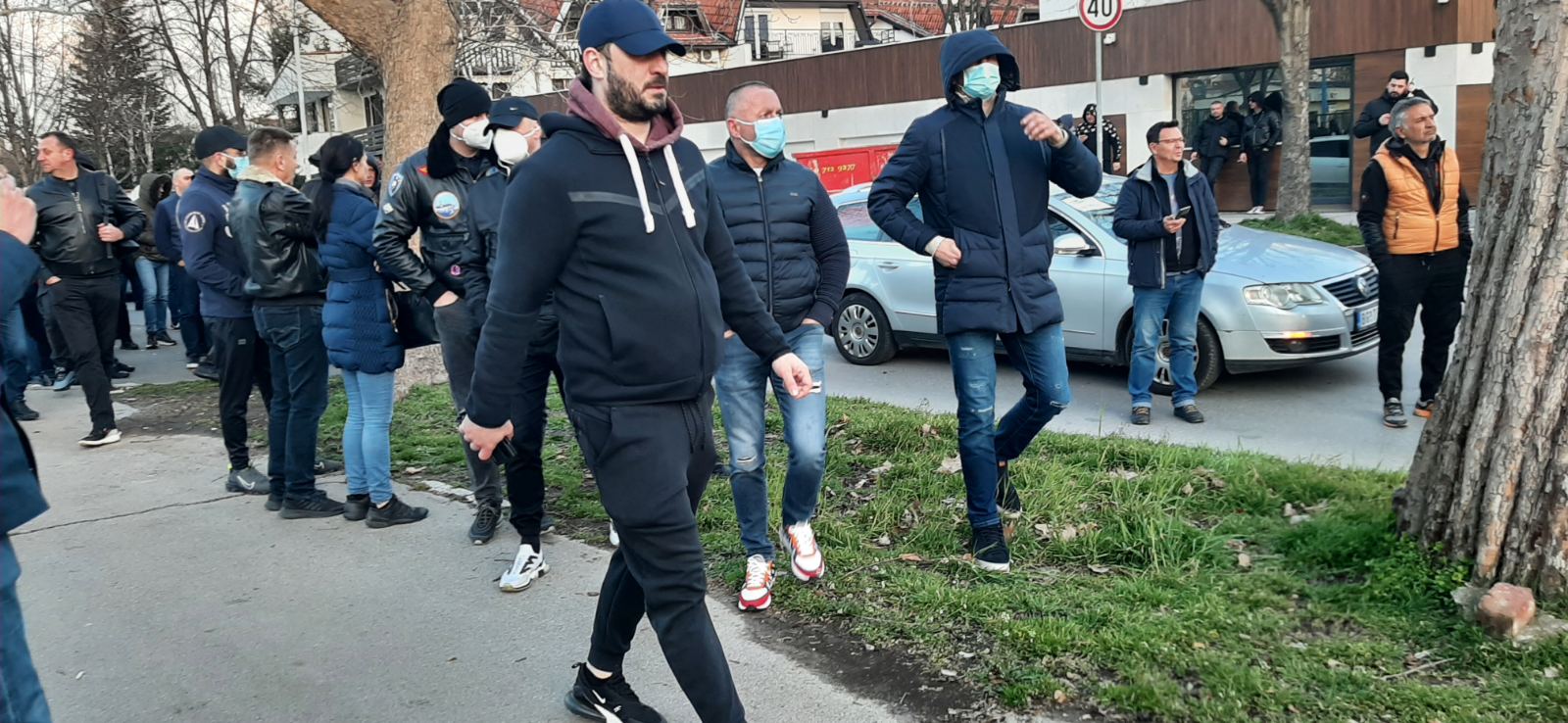 IMG-edca4b16a596e45a0fec2da62429971d-V