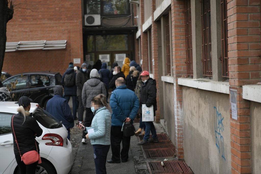 Beograd 23.11.2020. Dom zdravlja Vračar, koronavirus, prijemna ambulanta, kovid ambulanta, pacijenti Foto: Dragan Mujan/Nova.rs