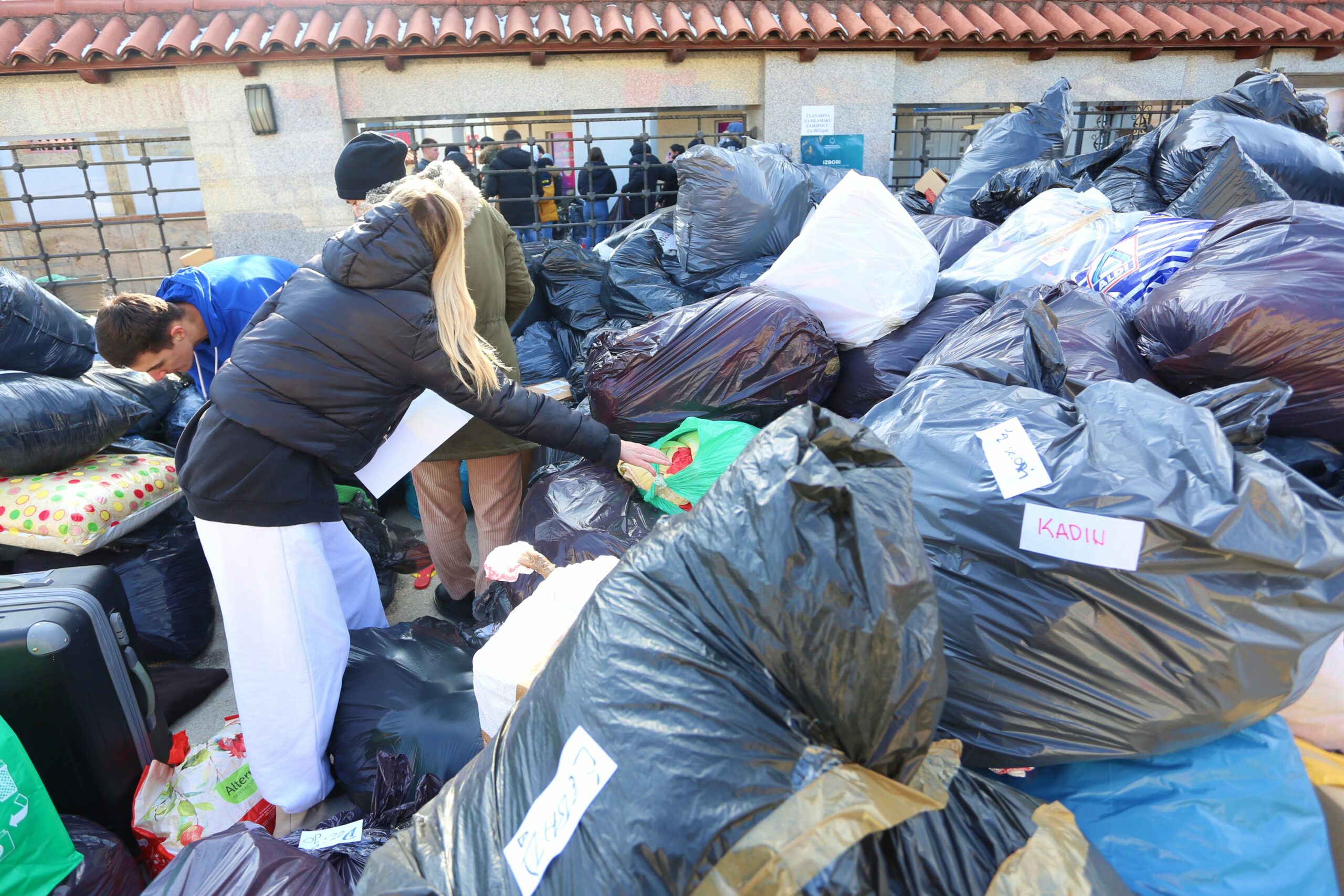 Novi Pazar na nogama, svi žele da pomognu narodu Turske