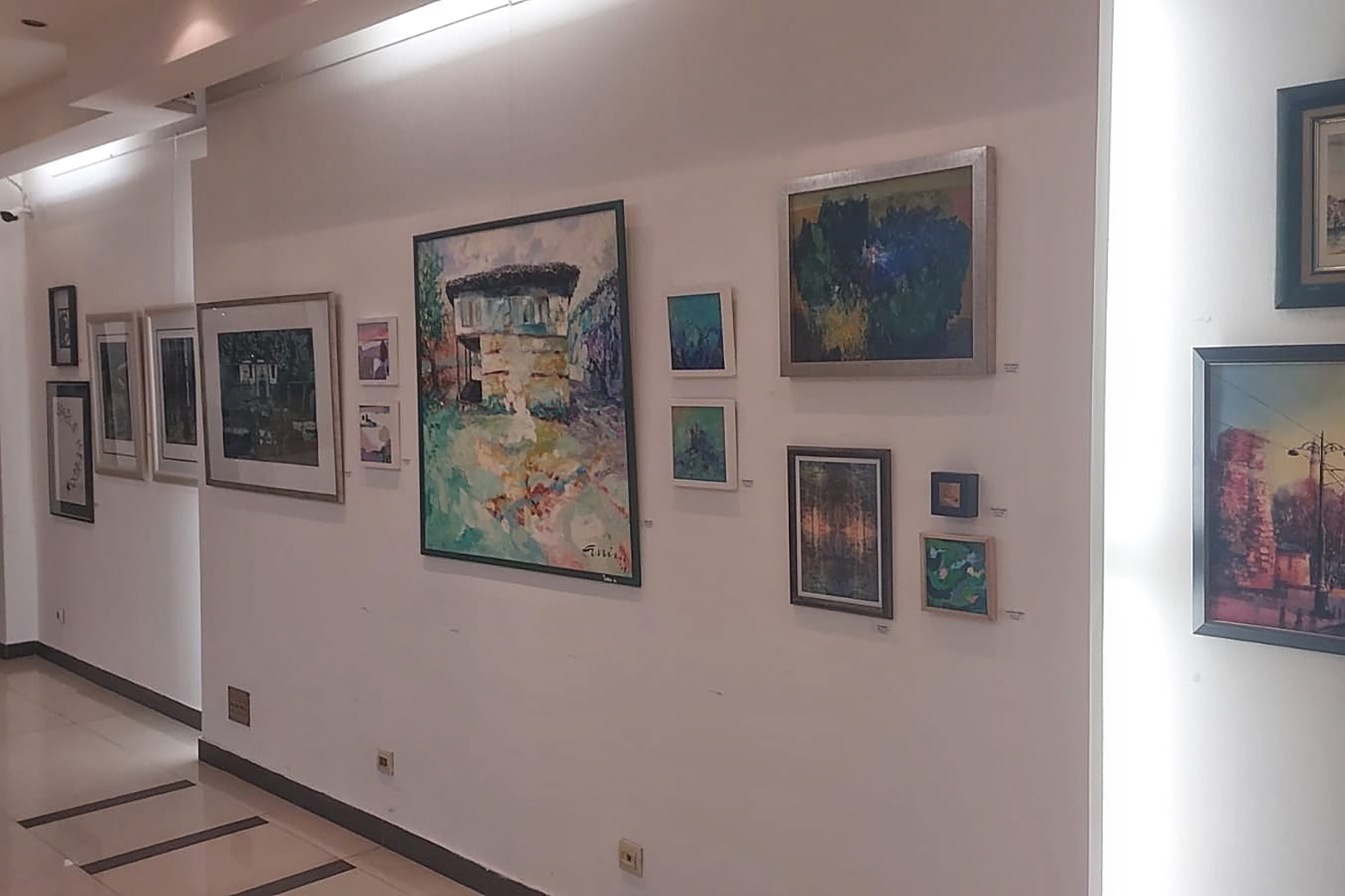 50 umetnika iz Novog Pazara doniralo svoje radove za narod Turske i Sirije