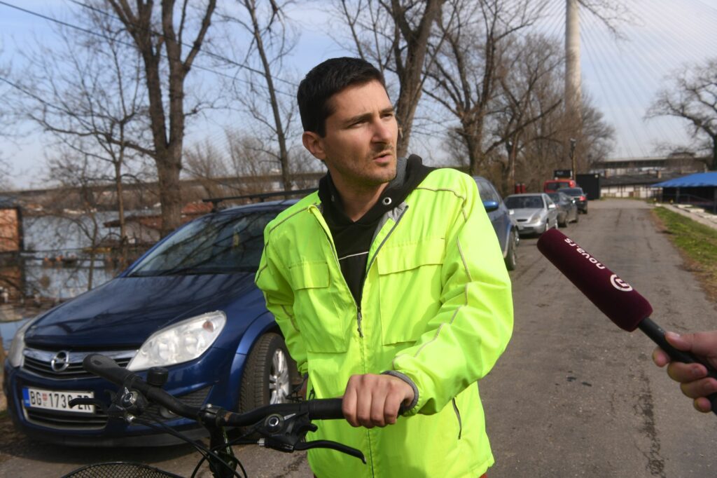 beograd 24.02.2023 ada ciganlija hemikalije koje cura, izlivanje hemikalija, zatrovana zemlja gardijan pisao