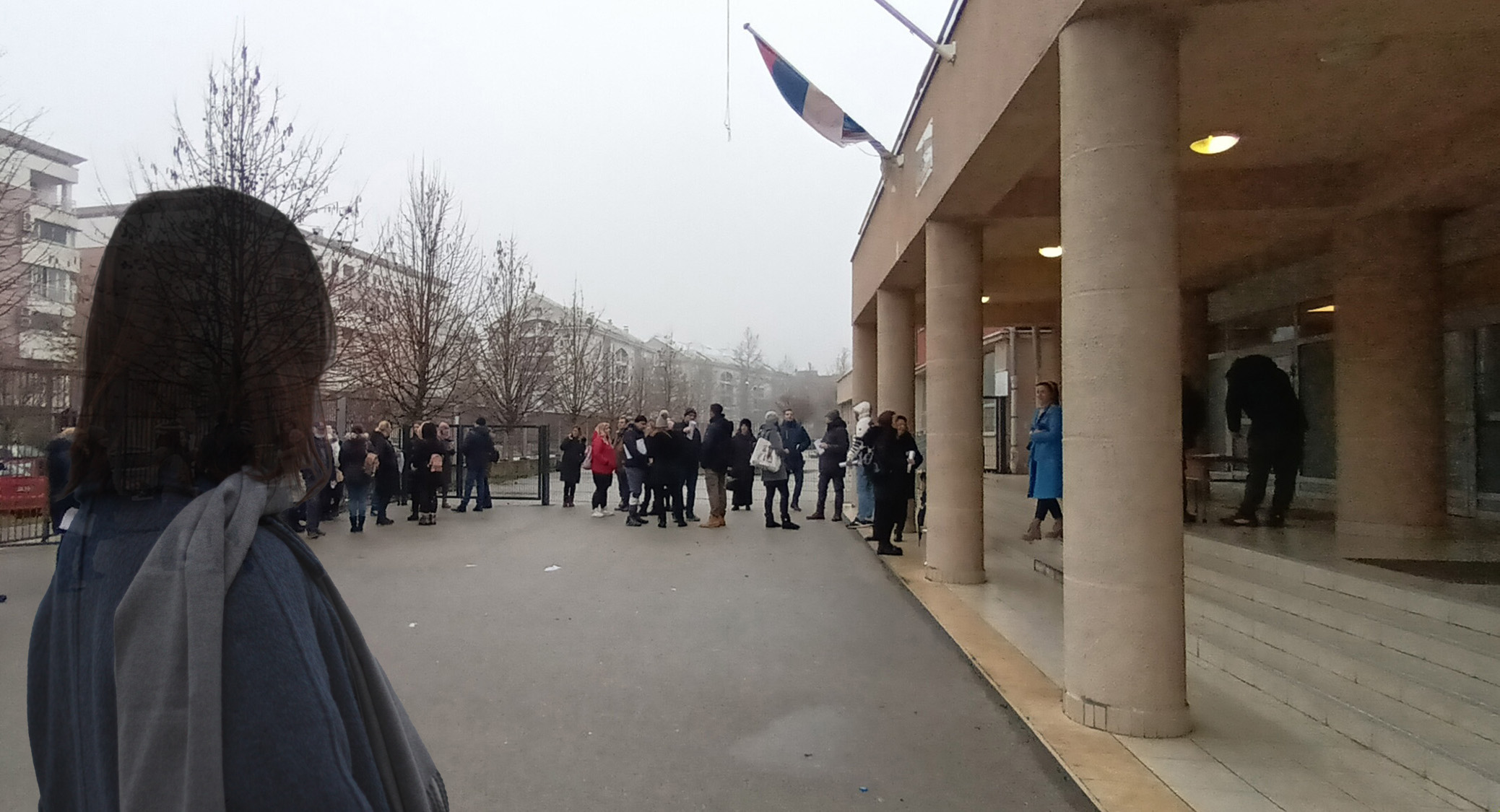 Upis u celodnevnu nastavu OŠ Dragan Lukić N.Beograd neutralna žena koja je uspela