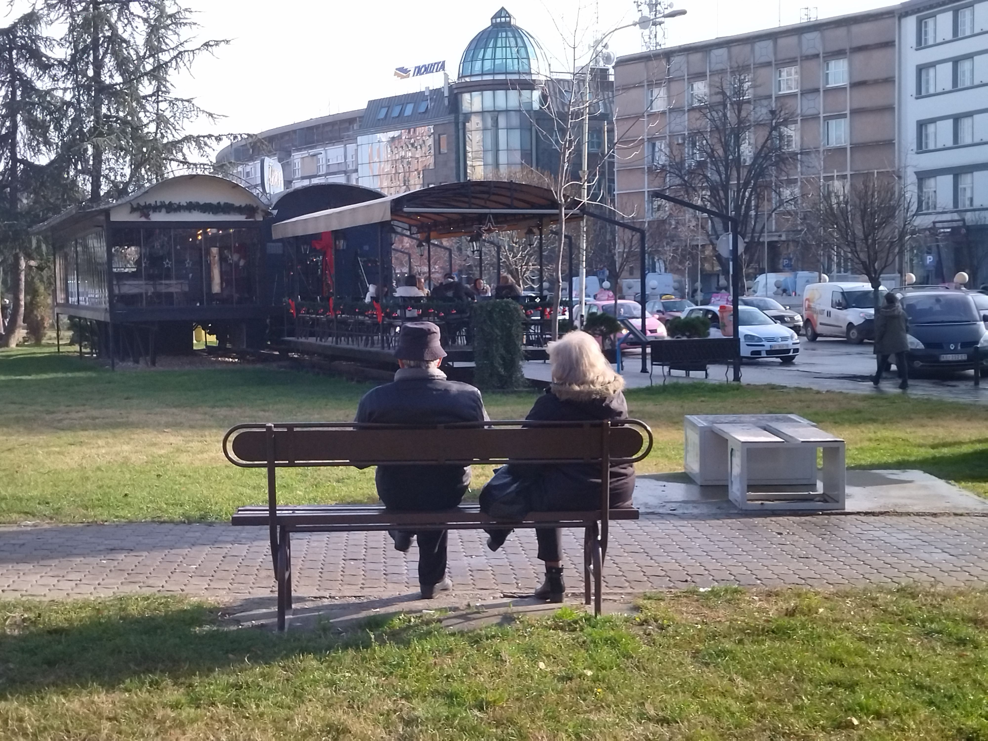 Kragujevac 30.12.2022. Kafići, kafić, lepo vreme, zima, bašte kafića pred novu godinu Foto: Aleksandra Petrović/Nova.rs